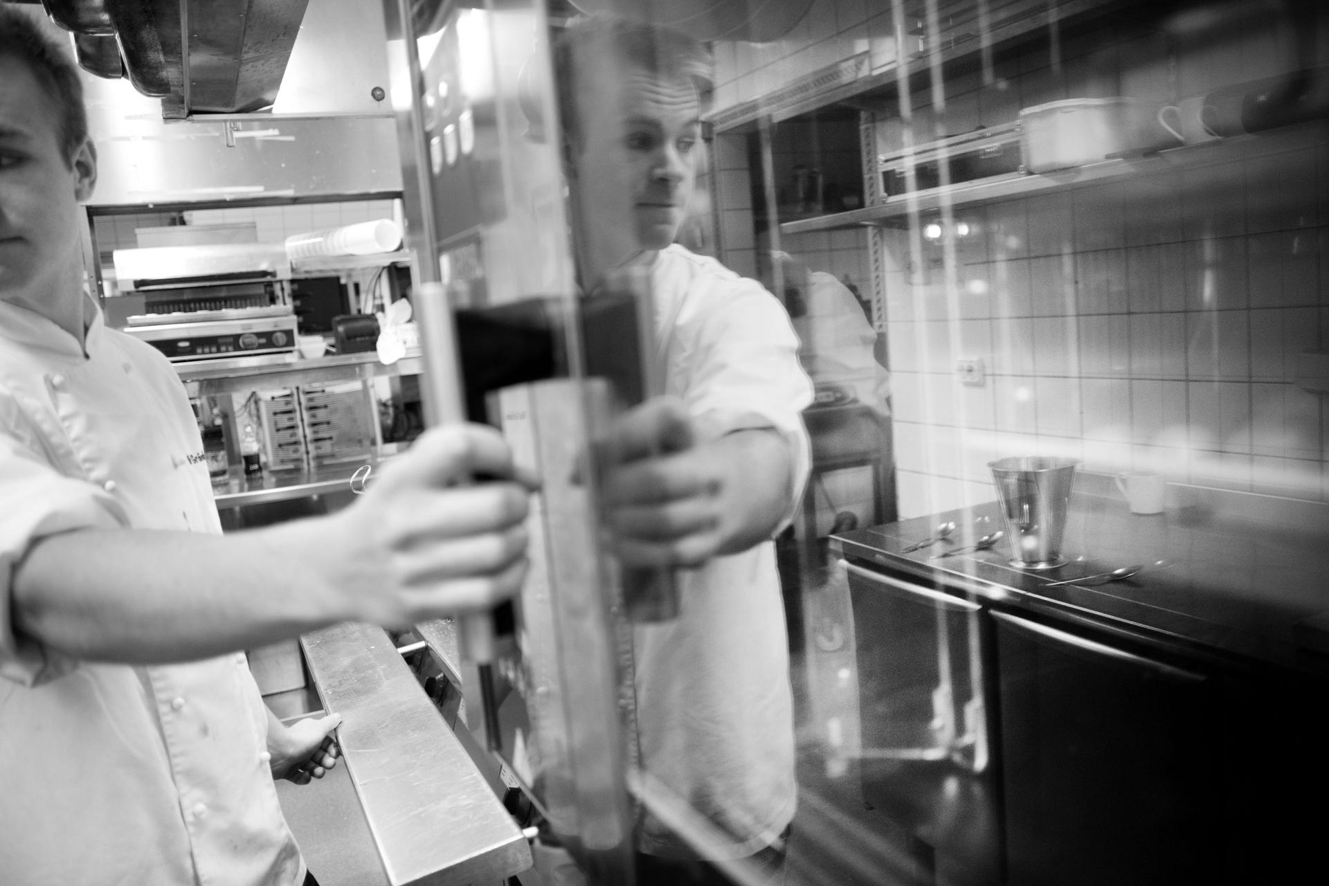 kock i köket på Åkerblads